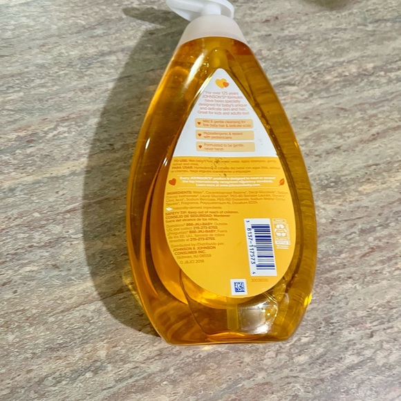 Brand new set of Johnson and Johnson baby shampoo - Picture 7 of 7